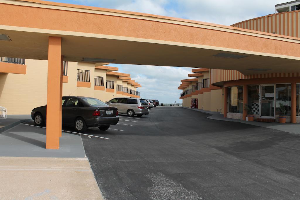 Grand Prix Motel Beach Front Daytona Beach Exterior photo